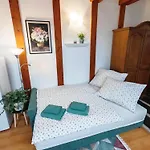 Stela Old Town With Private Parking 코시체